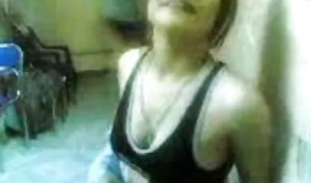 Montok indosex ibu hamil bertato cewek sucks dick