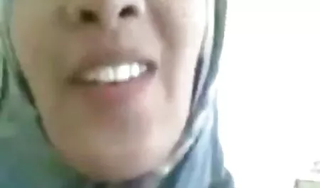 Ella Nova indosex pembantu peduli tentang pelanggan dan bi-Bi-si