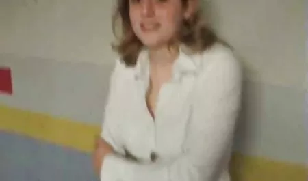 TOKET BESAR MAINAN TOKET KECIL SEGAR indosex hd REMAJA PENETRASI GANDA SEKS BERTIGA
