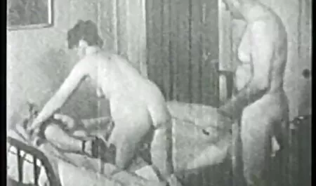 Aku menusuk Dewasa dengan cincin erotis cewek seksi di stoking indosexbaru